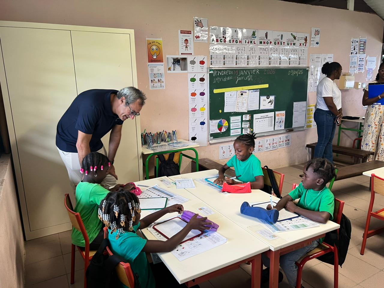 Première visite du recteur à Grand-Santi : un temps fort pour l’éducation et le dialogue local